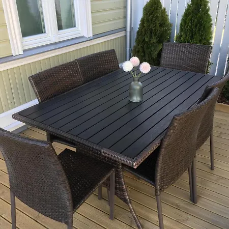 Апартаменти Modern Quiet 2 Bedroom Near Center