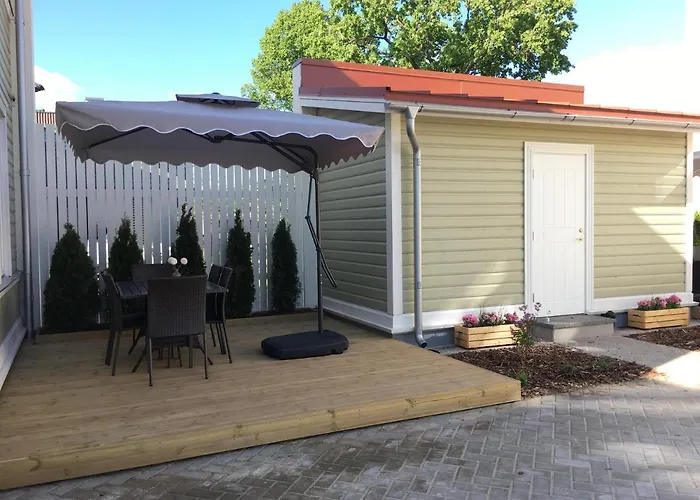 Modern Quiet 2 Bedroom Near Center *